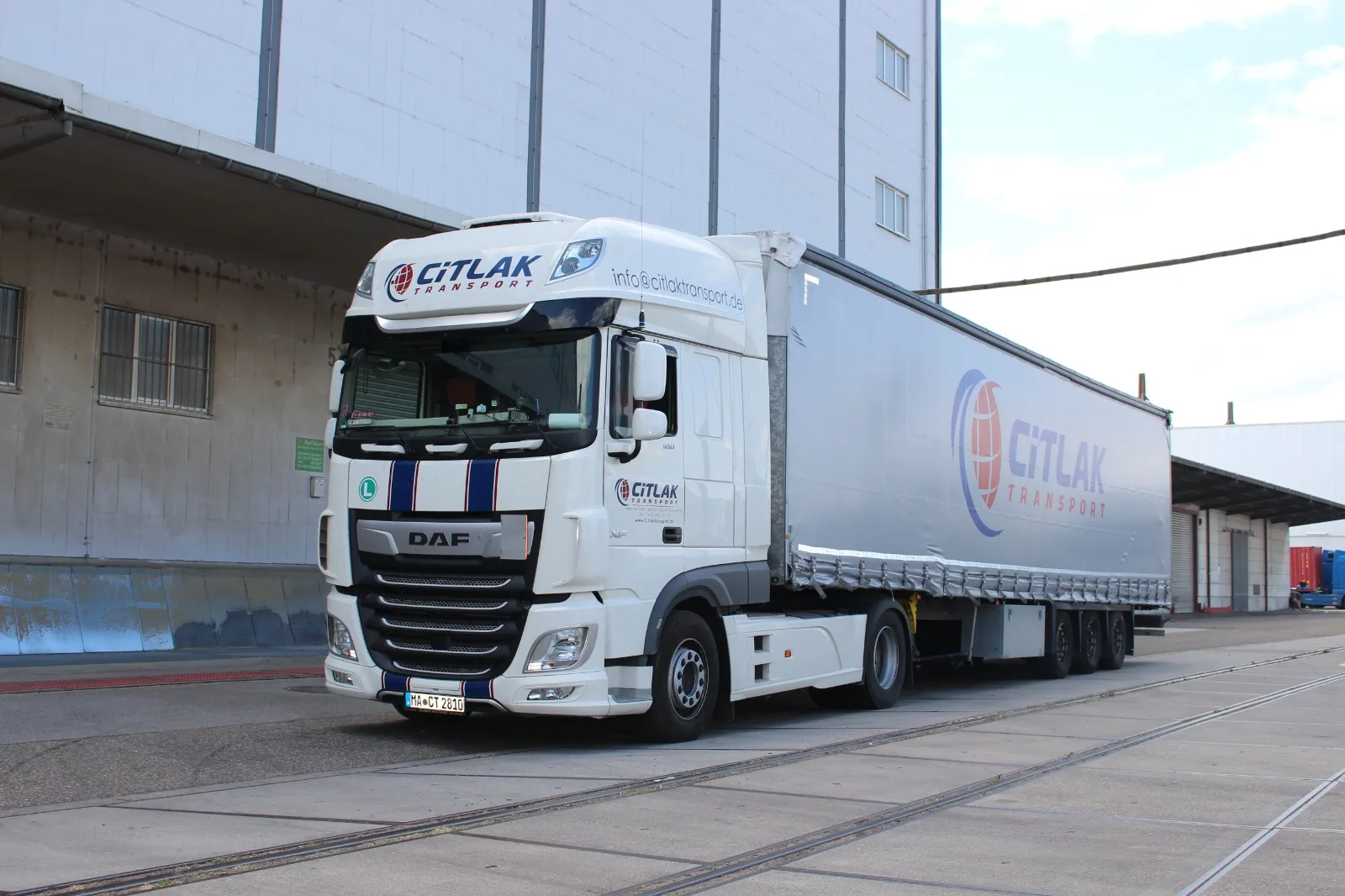 Planenauflieger von Citlak Transport